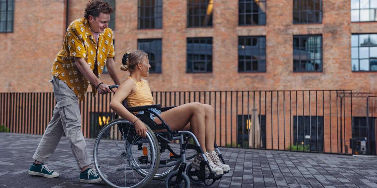 Understanding the Benefits and Features of Collapsible Rollators