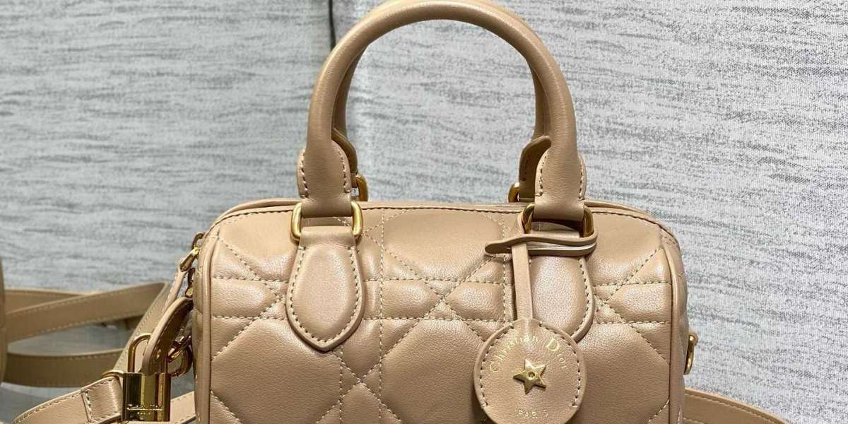 Dior Handbags Outlet The Newest Collections