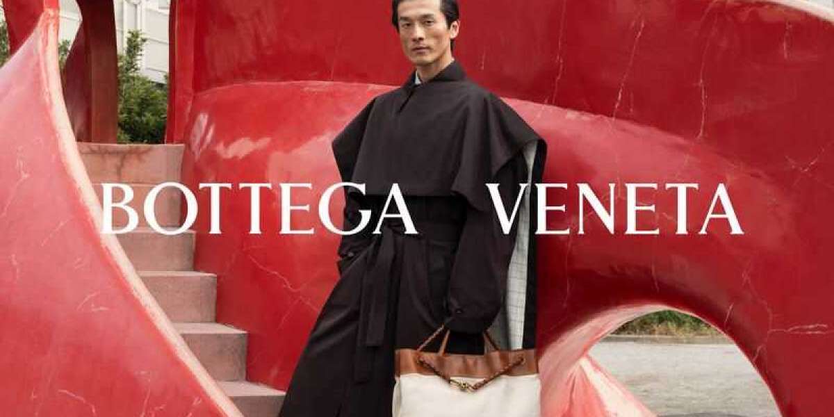 Bottega Veneta spring temperatures and the need for a new wardrobe